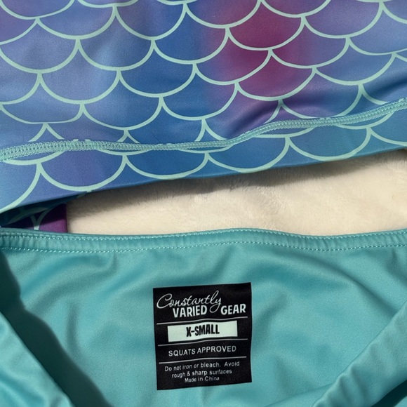 Constantly Varied Gear Blue and Purple Scale Activewear Set